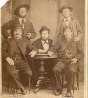 Meryl Streeps Urgrossvater Wilhelm Balthasar Huber (vorne links) mit Bruder Arnold (rechts) und Cousins im Jahr 1881. (Bild: PD)