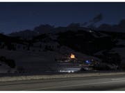 Savognin by Night: Eine Fotografie aus der Serie «Slow Light /Langsames Licht» von Siegrun Appelt. (Bild:Siegrun Appelt)