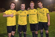 Vier der fünf Kirchberger Torschützen, von links: Janic Holenstein, Felix Nagel, Simon Wohlgensinger und Patrick Schönenberger. (Bild: Beat Lanzendorfer)