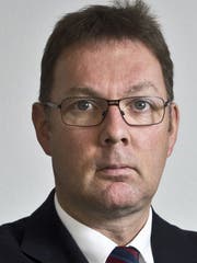 Peter V. Kunz.Ord. Professor für Wirtschaftsrecht und Rechtsvergleichung, Dekan der Juristischen Fakultät der Universität Bern.