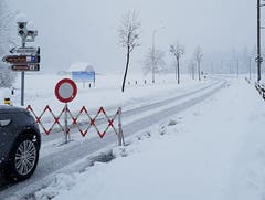 Die Strasse zwischen Grafenort und Engelberg ist gesperrt. (Bild: Caroline Pirskanen)