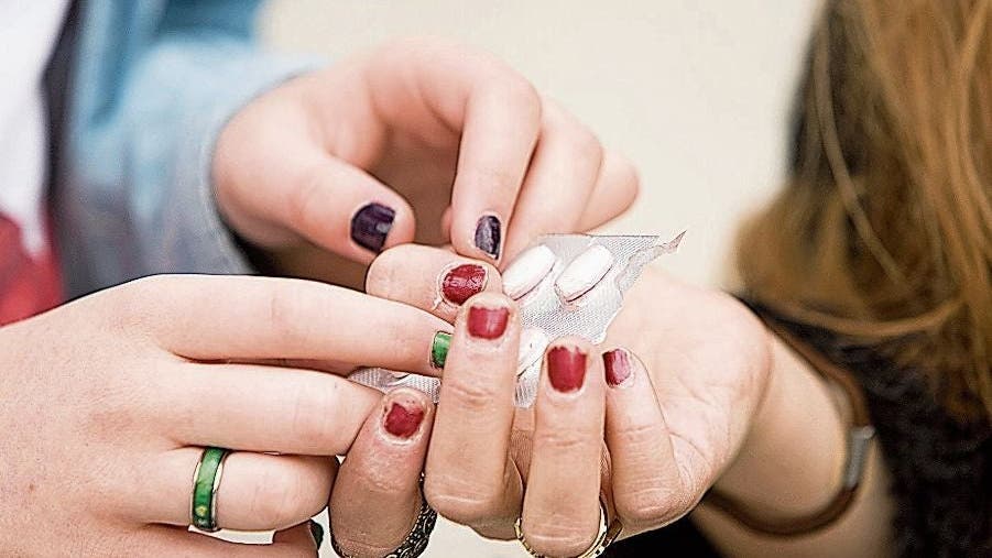Medikamente Der Rausch Aus Der Apotheke Wie 15 Jahrige Suchtig Nach Xanax Werden Und Was Eltern Dagegen Tun Konnen