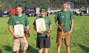 Die strahlenden Junioren (von links): Jens Odermatt, Samuel Jakober und Lars Kieser. (Bild: Pirmin Ziegler)
