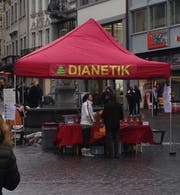 Scientology wirbt schon seit einiger Zeit immer wieder in St.Gallen. (Bild: Reto Voneschen - 5. Januar 2018)