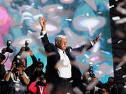 Erster linker Präsident Mexikos seit Jahrzehnten: Wahlsieger Andres Manuel Lopez Obrador vom Movimiento Regeneracion Nacional (Morena) vor Anhängern in Mexiko-Stadt. (Bild: KEYSTONE/EPA EFE/ALEX CRUZ)