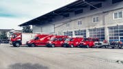 Die Feuerwehr Lauchetal mit ihren Fahrzeugen beim Depot in Affeltrangen. (Bild: PD)
