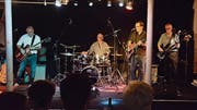 Die Crazy Hot Dog Rock’n’Roll Band während ihres Auftritts. (Bild: Christoph Heer)