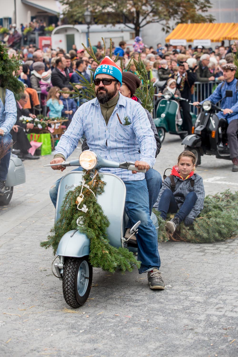 Sumsis Vespa-Freunde sorgten für Aufsehen.