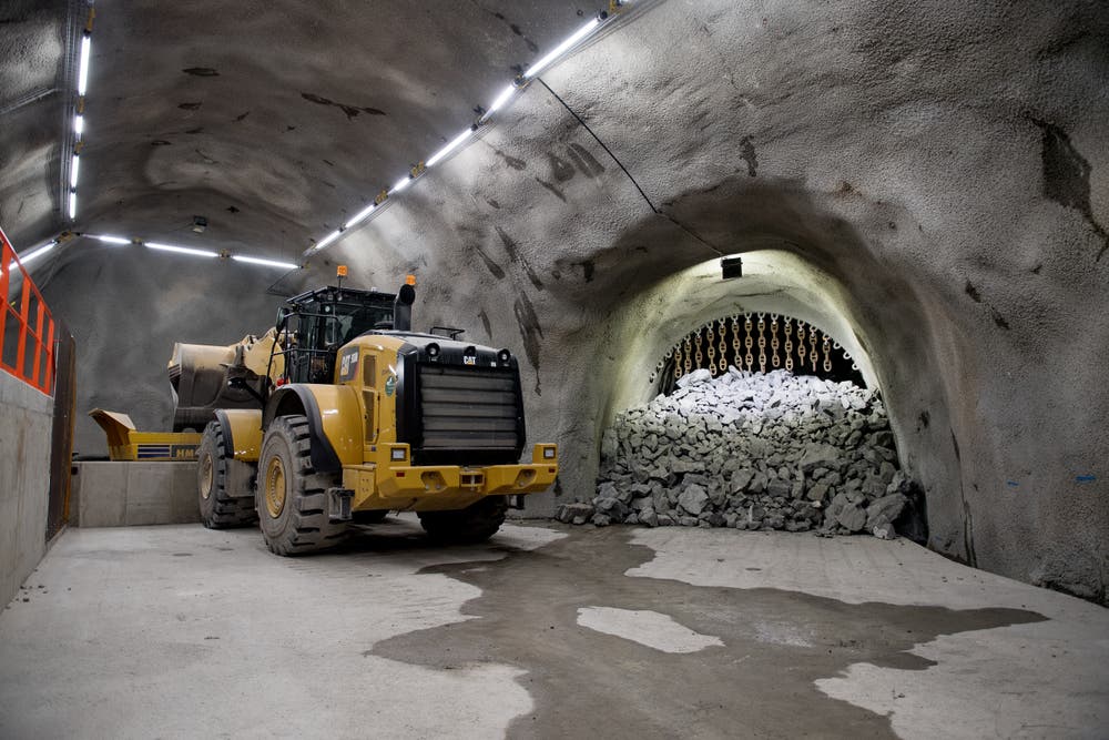Das fertige Untertagbauwerk mit dem 140 Meter hohen Fallschacht rechts. (Bild: Corinne Glanzmann, Kehrsiten, 16. Oktober 2018)