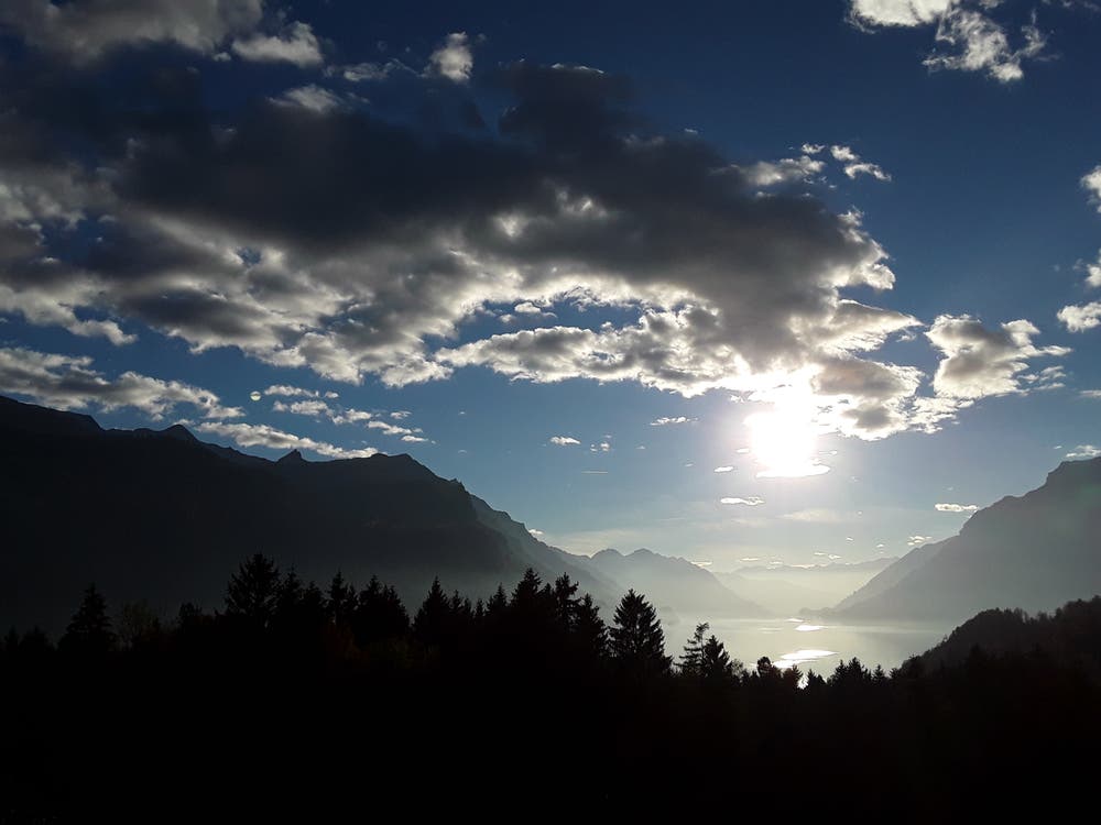 Ausblick auf den Brienzersee und die einmalige Landschaft. (Bild: Bruno Ringgenberg, Oberschwanden bei Brien, 24. Oktober 2018)