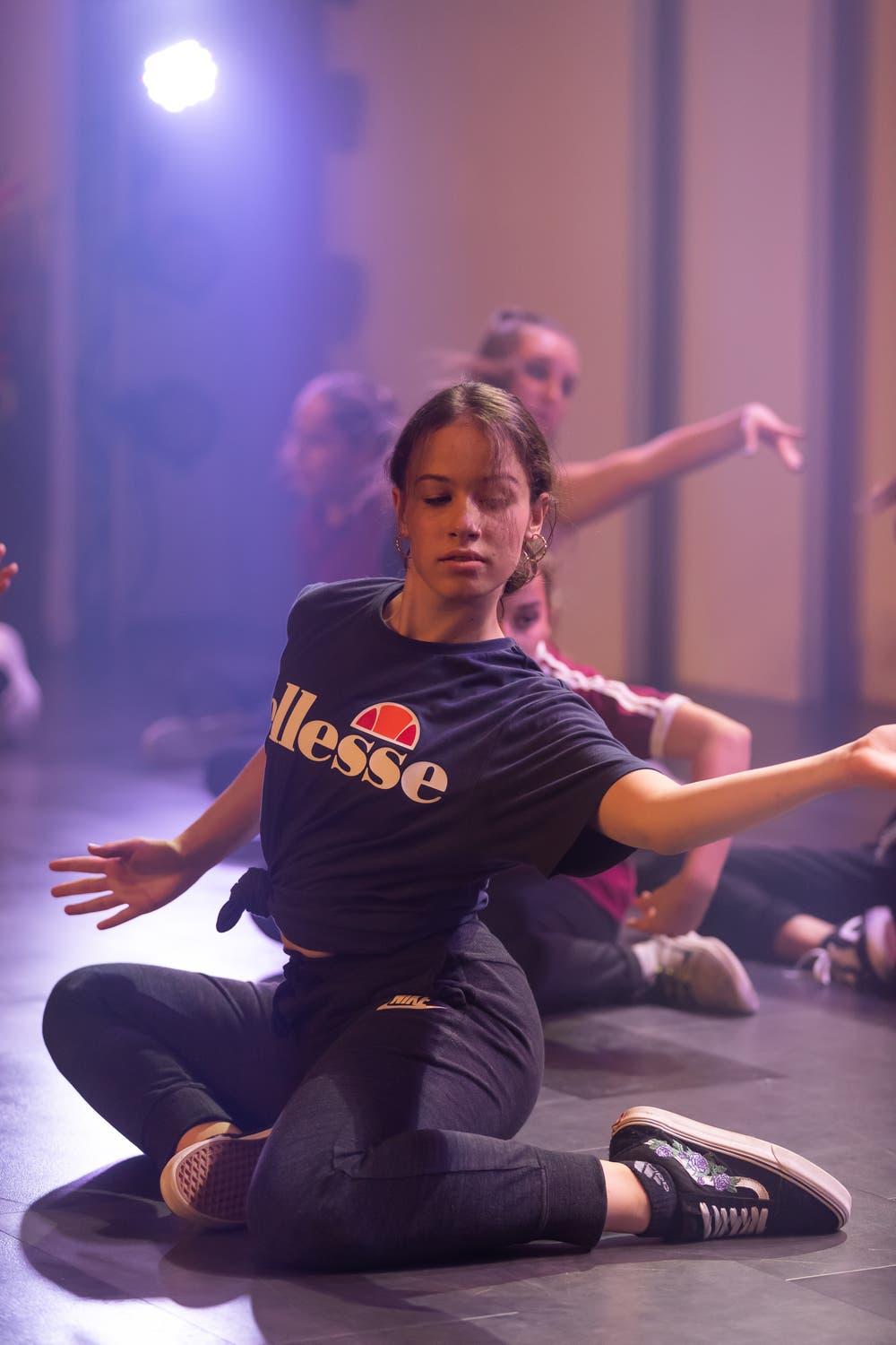 Die Mavment Dance School mit einer Tanzeinlage an der Eröffnung. (Bild: Roger Zbinden (Zug, 20. Oktober 2018))
