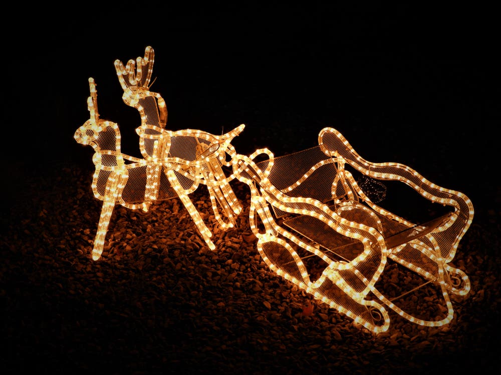 Ein bisschen Licht für die dunklen Stunden ! Aufgenommen in Meggen. (Bild: Margrith Imhof-Röthlin (1. Dezember 2018))