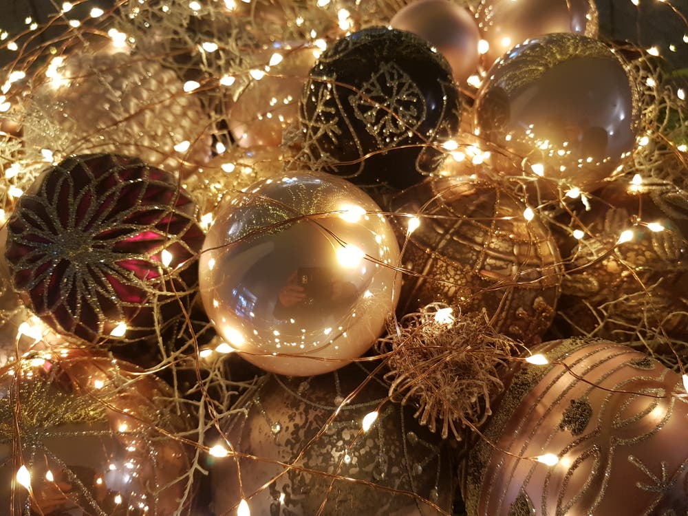 Ein Adventskranz der anderen Art. (Bild: Rolf Stocker (Zug, 1. Dezember 2018))