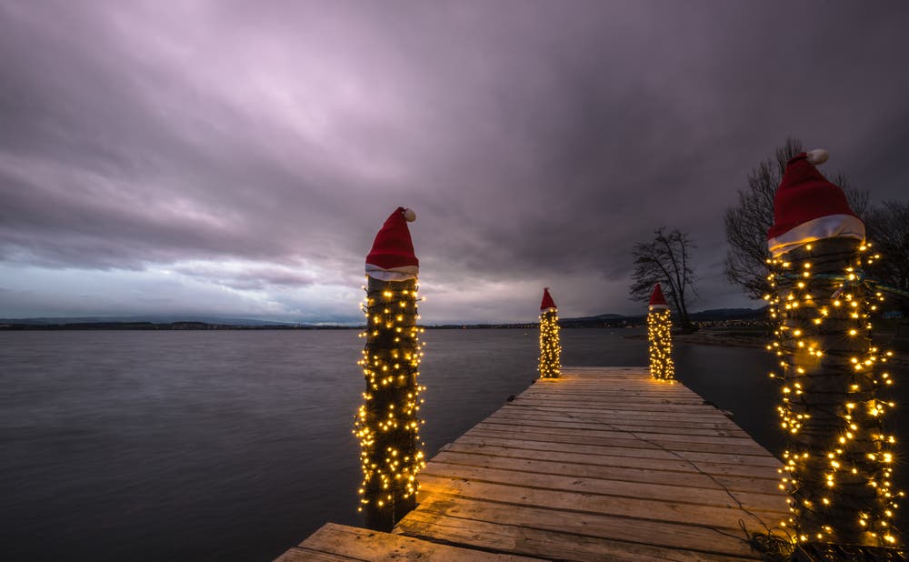 Adventsstimmung am Zugersee. (Bild: Daniel Hegglin (Zug, 10. Dezember 2018)