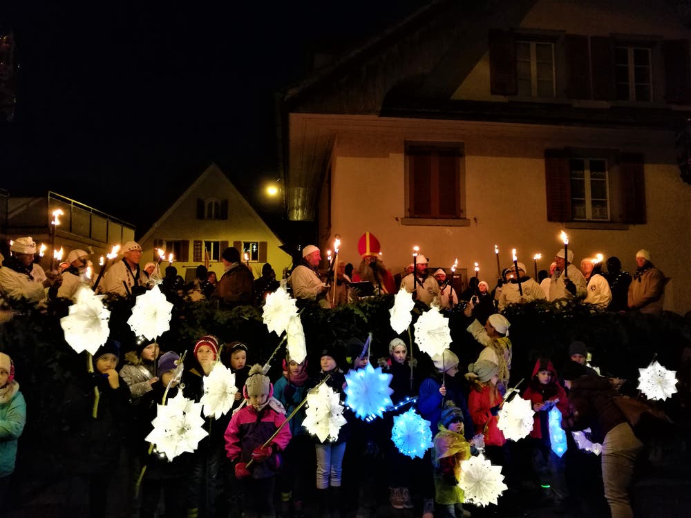 Ansprache des Samichlaus beim Samichlaus-Auszug in Malters (Bild: Urs Gutfleisch, 2. Dezember 2018))