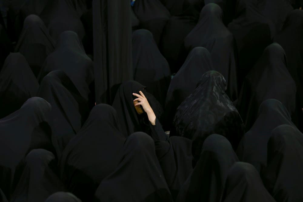 Shiitische Frauen beim Trauern während des heiligen Tags Ashoura in der Sadat-Akhavi-Moschee in Teheran. (Bild: Ebrahim Noroozi (Teheran, 20. September 2018))
