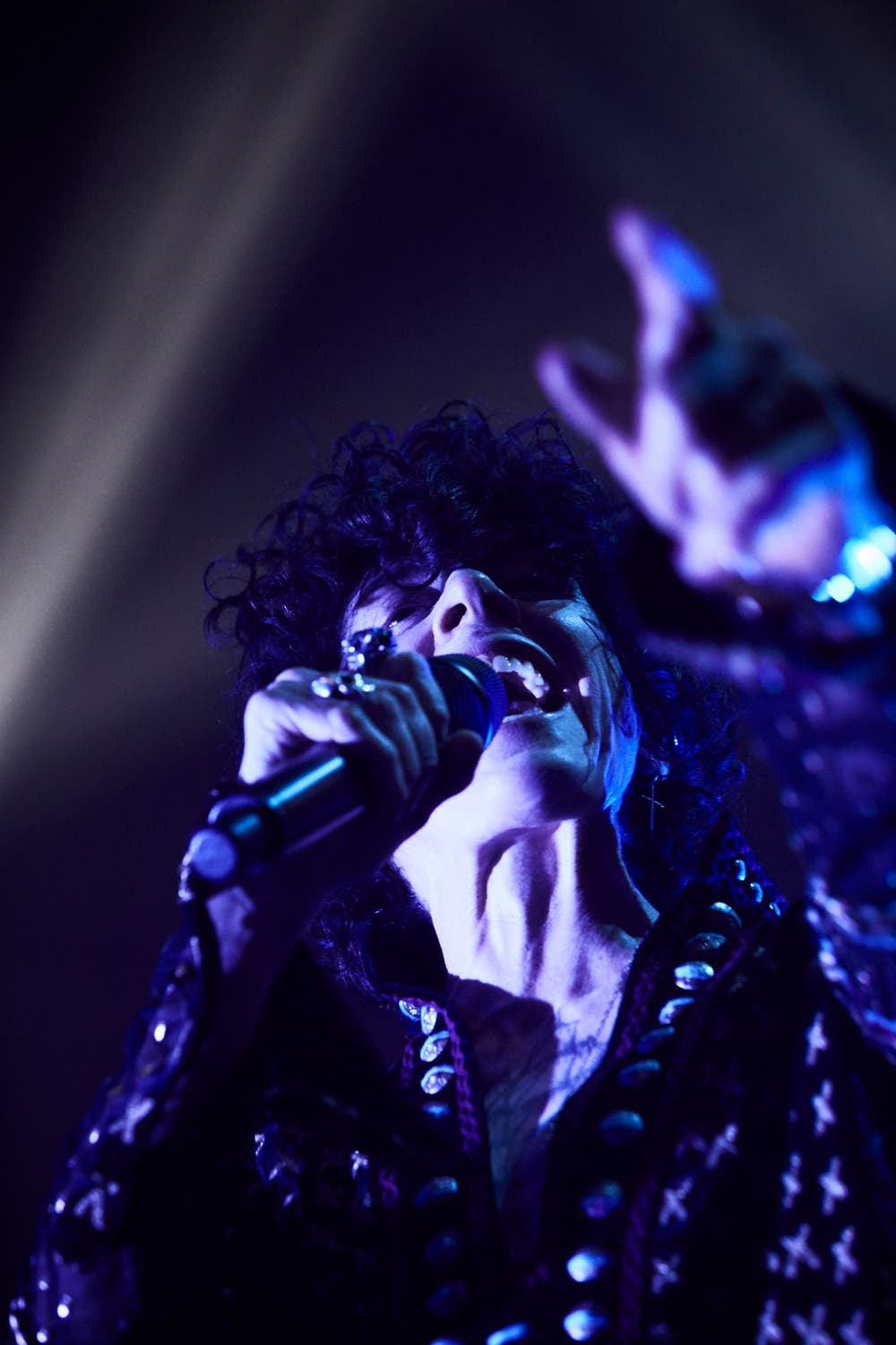 «Die Band LP am Blue Balls im KKL. Eine Gruppe Fotografen drängt sich bei den ersten drei Liedern vor der Bühne rum und sucht das beste Bild. Nicht gerade meine liebste Art zu arbeiten. Dennoch, mit diesem hab ich eins gefunden.»Bild: Jakob Ineichen (Luzern, 28. Juli 2018)