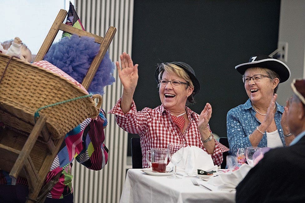 Lebensfreude pur an der Seniorenfasnacht im Stanser «Engel». (Bild: Corinne Glanzmann (31. Januar 2018))
