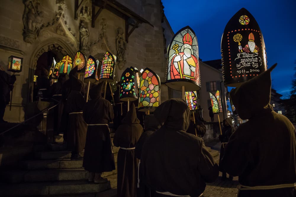 Chlausauszug St. Oswaldkirche. (Bild: Daniel Hegglin (Zug, 1. Dezember 2018))