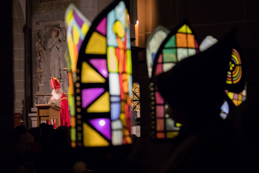 Chlausauszug St. Oswaldkirche. (Bild: Daniel Hegglin (Zug, 1. Dezember 2018))