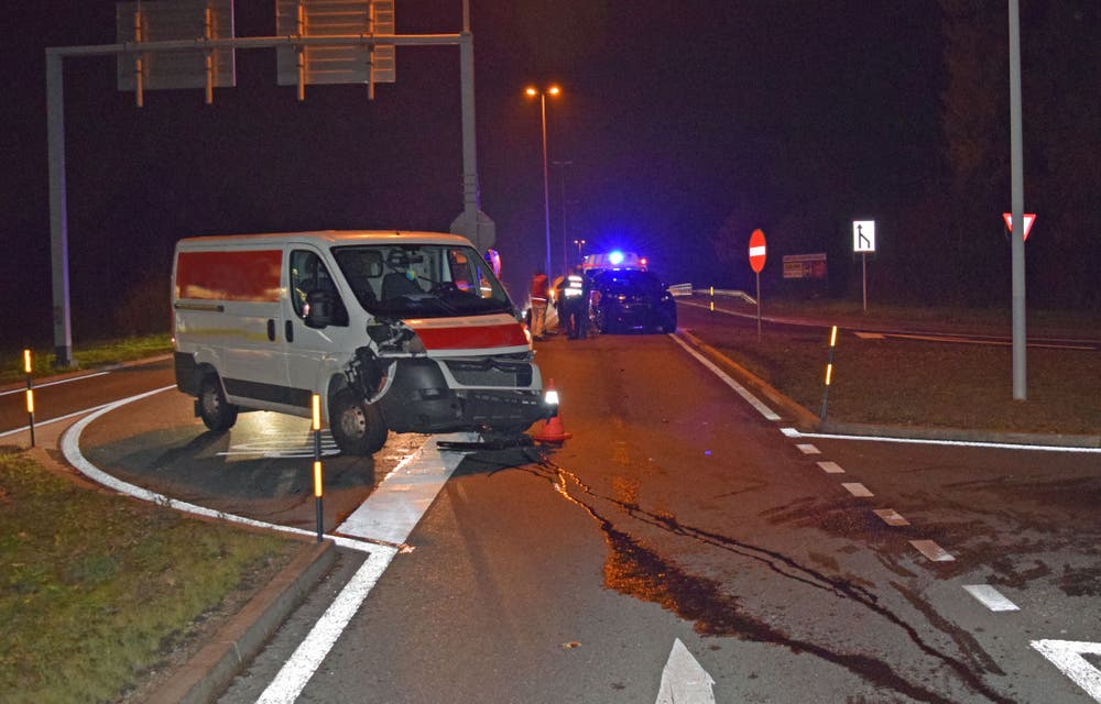 Die Unfallstelle bei der Autobahneinfahrt A2 in Sursee. (Bild: Luzerner Polizei)