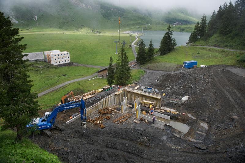 23.07.2014: Die Roharbeiten auf Trübsee für die Mittelstation... (Bild: Corinne Glanzmann / Neue OZ)