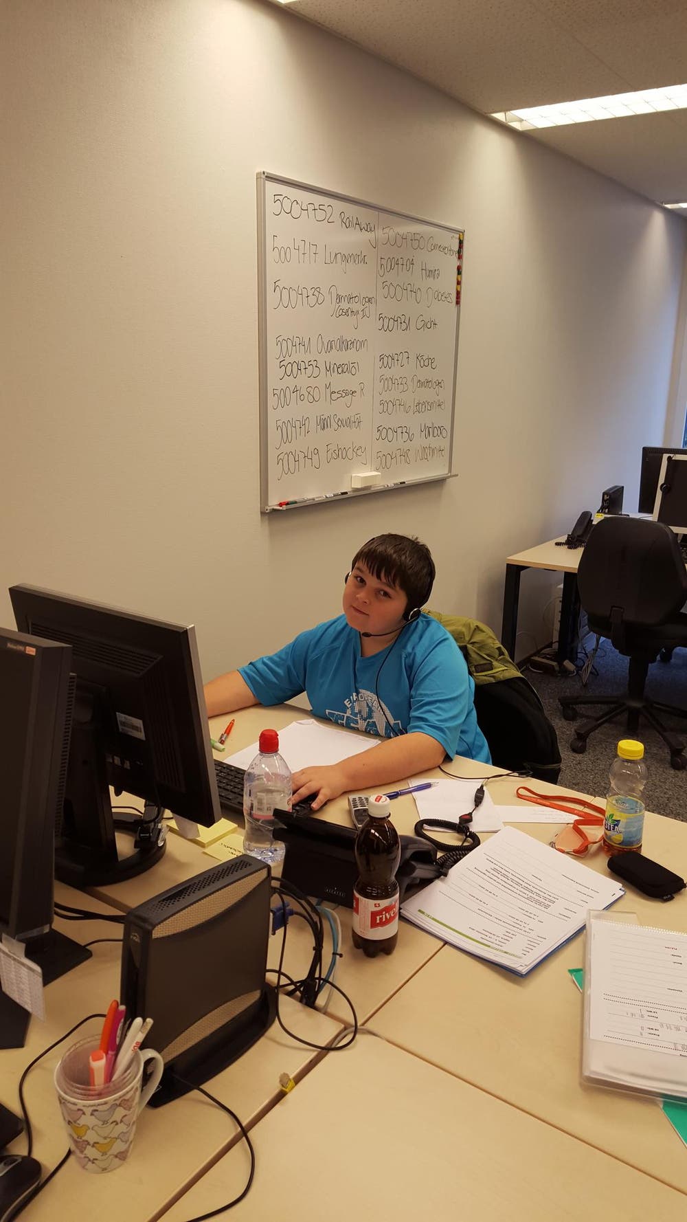 Mein Sohn Philipp als Telefonist bei mir im Büro bei der gfk Schweiz (Bild: melanie zihlmann)