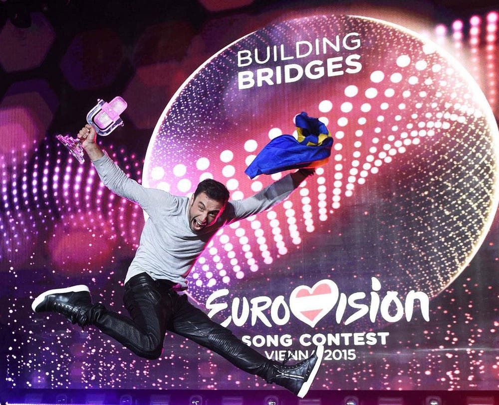 Schweden (im Bild Sänger Mans Zelmerloew) gewinnt den 60. Eurovision Song Contest in Wien. (Bild: EPA / Helmut Föhringer)