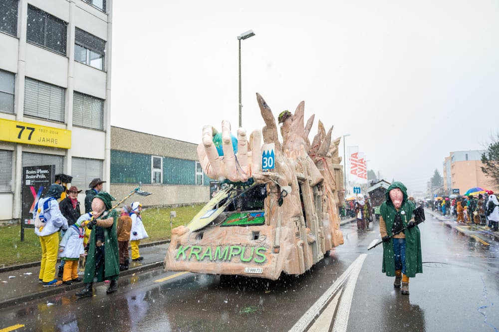 Krampus Lozärn mit dem Motto «Häcker». (Bild: Roger Grütter (Littau, 11. Februar 2018))
