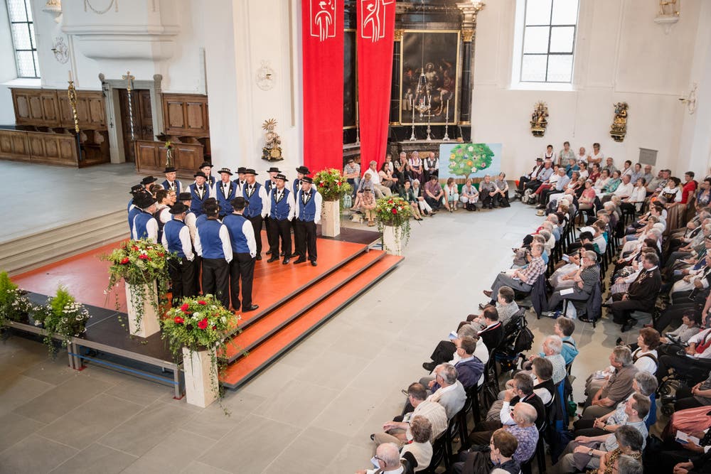 Jodelvortrag in der Katholischen Kirche von Jodlerklub Edelweiss aus Ettiswil. (Bild: Manuela Jans- Koch (Neue LZ))