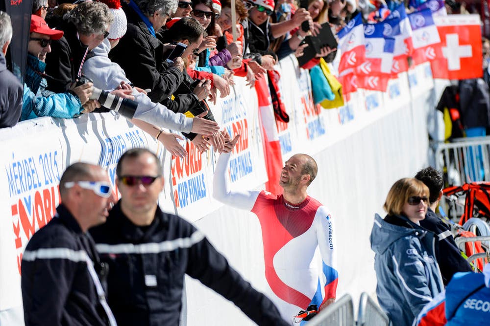 Schöner kann man eine Karriere kaum beenden: Der Walliser Didier Défago schafft es beim Weltcup-Finale in Méribel in seiner letzten Abfahrt nochmals aufs Podest und wird zum Abschluss seiner Karriere Zweiter (19. März). (Bild: (Keystone / Jean-Christophe Bott))