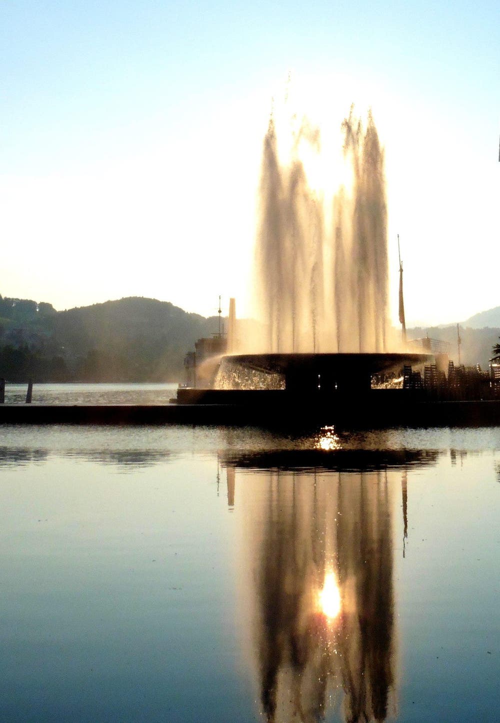 Platz 17 – 444 Gefällt mir: Wagenbachbrunnen beim KKL in der Stadt Luzern (9. August). (Bild: Leser Walter Buholzer)
