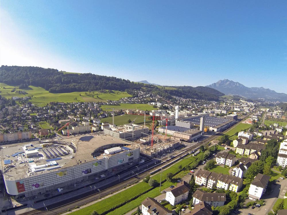 4. August 2016: Luftaufnahme von der «Mall of Switzerland». (Bild: René Meier)