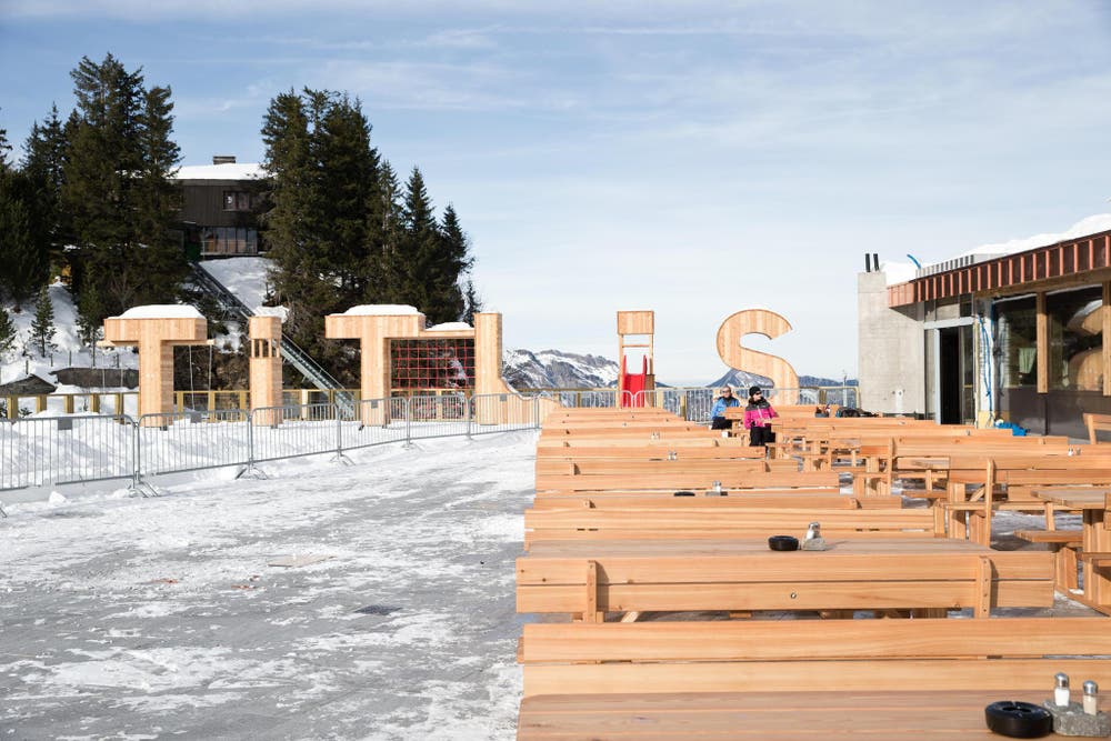 Die neue Terrasse des Restaurant Trübsee. (Bild: Manuela Jans-Koch (Neue LZ))