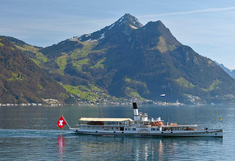 Platz 15 – 465 Gefällt mir: Dampfschiff Schiller auf dem Vierwaldstättersee mit Gersau und dem Zilistock im Hintergrund (11. April). (Bild: Leserin Ulrike Kaeser)