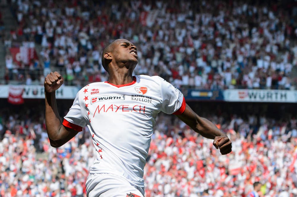 Sion holt sich mit einem 3:0 gegen Basel im 13. Final den 13. Sieg. Auf dem Bild jubelt Sions Fernandes über sein zweites Tor (7. Juni). (Bild: Keystone / Jean-Christophe Bott)