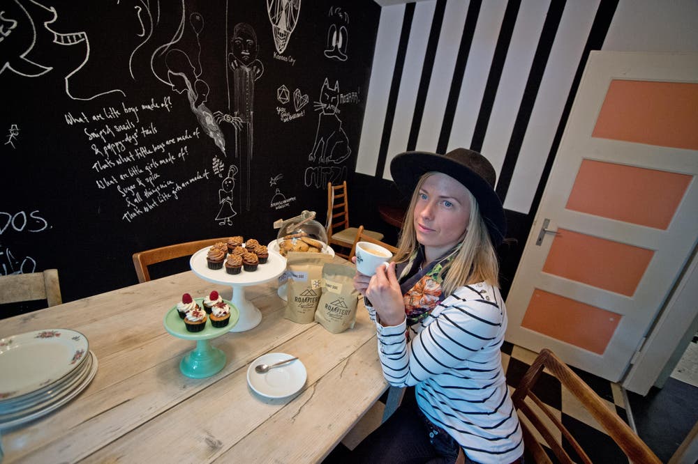 Kaffeerösterin Sophia Wetterblad, welche zusammen mit Katharina Steiner von "Die Zuckerbäckerin" ein Kaffee führt. (Bild: Pius Amrein / Neue LZ)