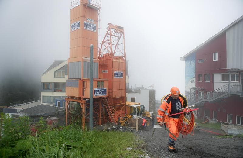 Bauarbeiten bei der Mittelstation Trübsee. Die Gäste sollen nichts vom Bau spüren. (Bild: Corinne Glanzmann / Neue OZ)
