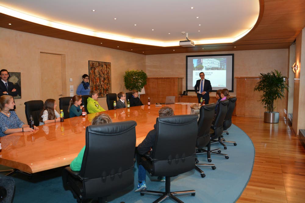 Begrüssung durch Heinrich Leuthard, CEO Nidwaldner Kantonalbank (Bild: Alexandra Bachmann)