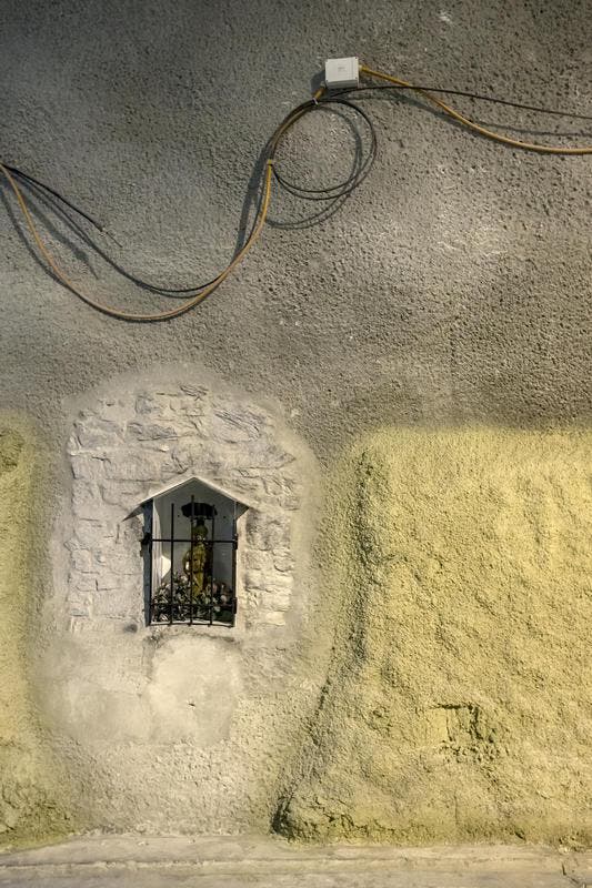 Die heilige Barbara im Gotthard-Basistunnel ist die Schutzpatronin der Tunnelbauer. (Bild: Keystone / Alexandra Wey)