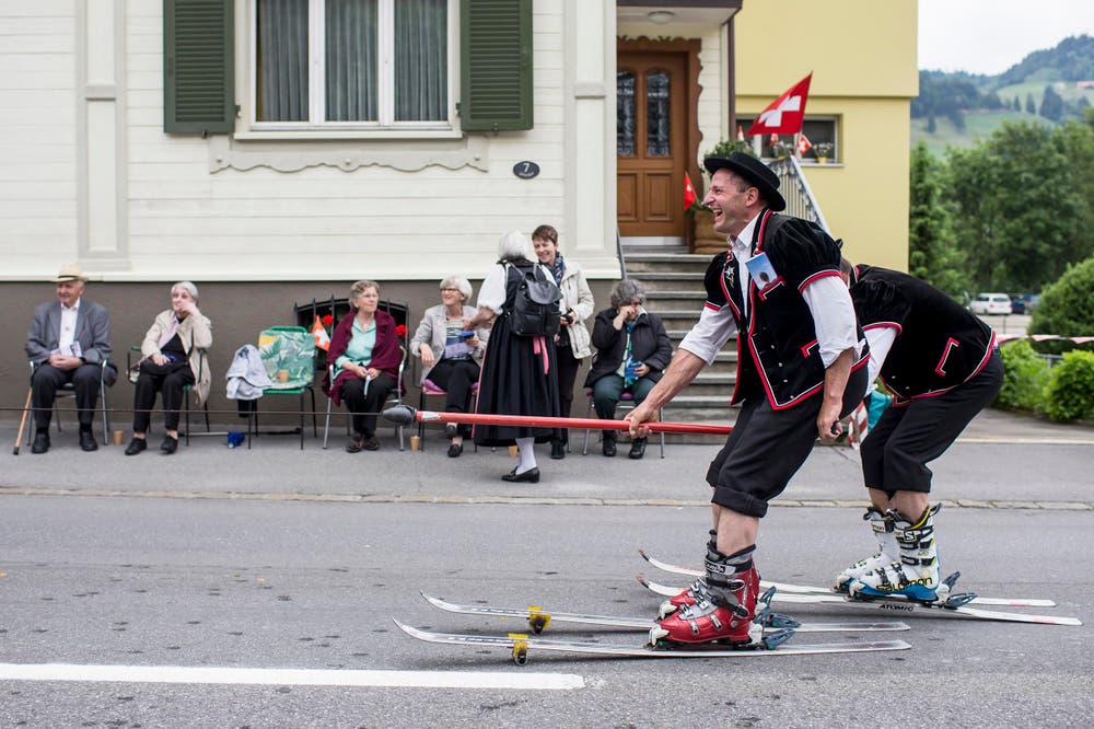 Der Jodlerklub Echo Sörenberg am Sonntag. (Bild: Keystone/ALEXANDRA WEY)