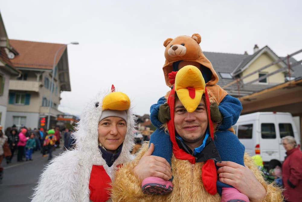 Farbenfrohe Kostüme (Bild: Romano Cuonz (Giswil, 11. Februar 2018))