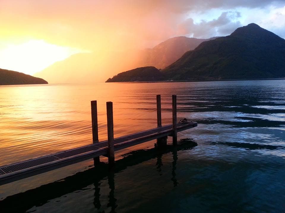 Platz 11 – 572 Gefällt mir: Naturspektakel auf dem Vierwaldstättersee (14. Mai). (Bild: Leserin Nadine Waser)