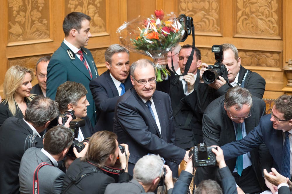 SVP-Nationalrat Guy Parmelin, VD, wird als neuer Bundesrat gewählt. (Bild: PETER SCHNEIDER)