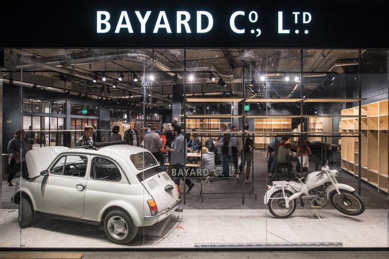 Blick ins Schaufenster des Geschäfts Bayard (Bild: Boris Bürgisser (Ebikon, 18. Oktober 2017))