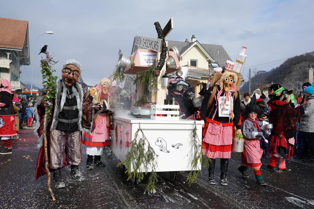Die Melchaatobelhexen mit ihrer Insektenküche (Bild: Romano Cuonz (Giswil, 11. Februar 2018))