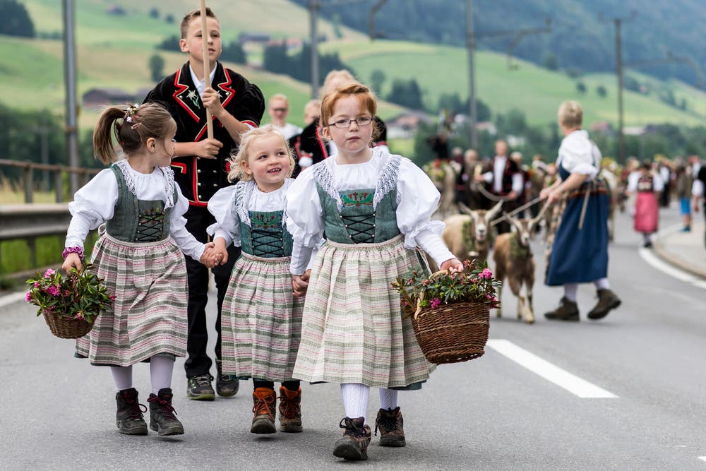 Älplerfamilien aus Schüpfheim, Flühli und Sörenberg am Sonntag. (Bild: Keystone/ALEXANDRA WEY)