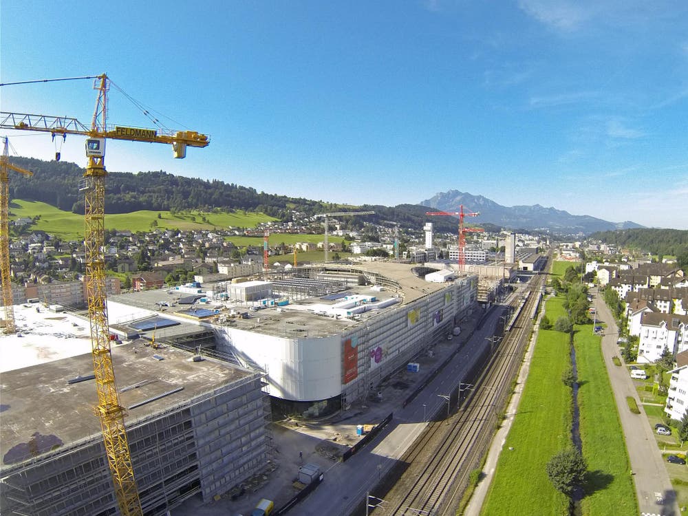 4. August 2016: Luftaufnahme von der «Mall of Switzerland». (Bild: René Meier)