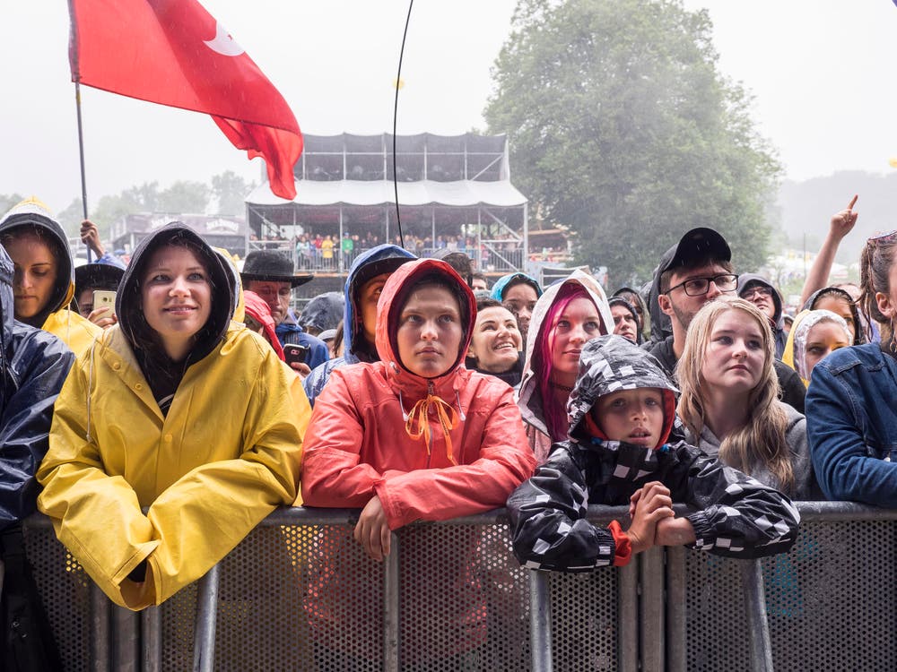 Open Air OpenAir St. Gallen 2017. Do 29. Juni bis SO 2. Juli 2017. Sonntagnachmittag:Bilder vom Konzert der Sängerin Lord mit Band auf der grossen Bühne vor grossem Publikum. (Bild: Hanspeter Schiess)