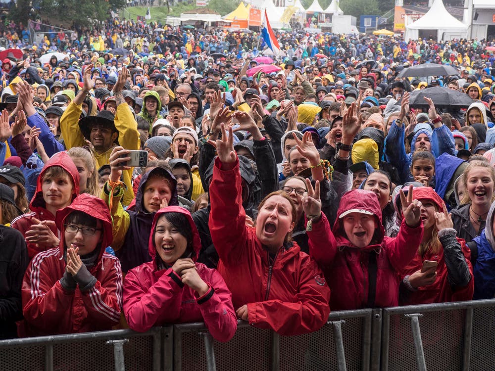 Open Air OpenAir St. Gallen 2017. Do 29. Juni bis SO 2. Juli 2017. Sonntagnachmittag:Bilder vom Konzert der Sängerin Lord mit Band auf der grossen Bühne vor grossem Publikum. (Bild: Hanspeter Schiess)